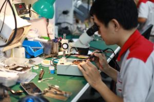 Nghe sua chua dien thoai 3 1529905134